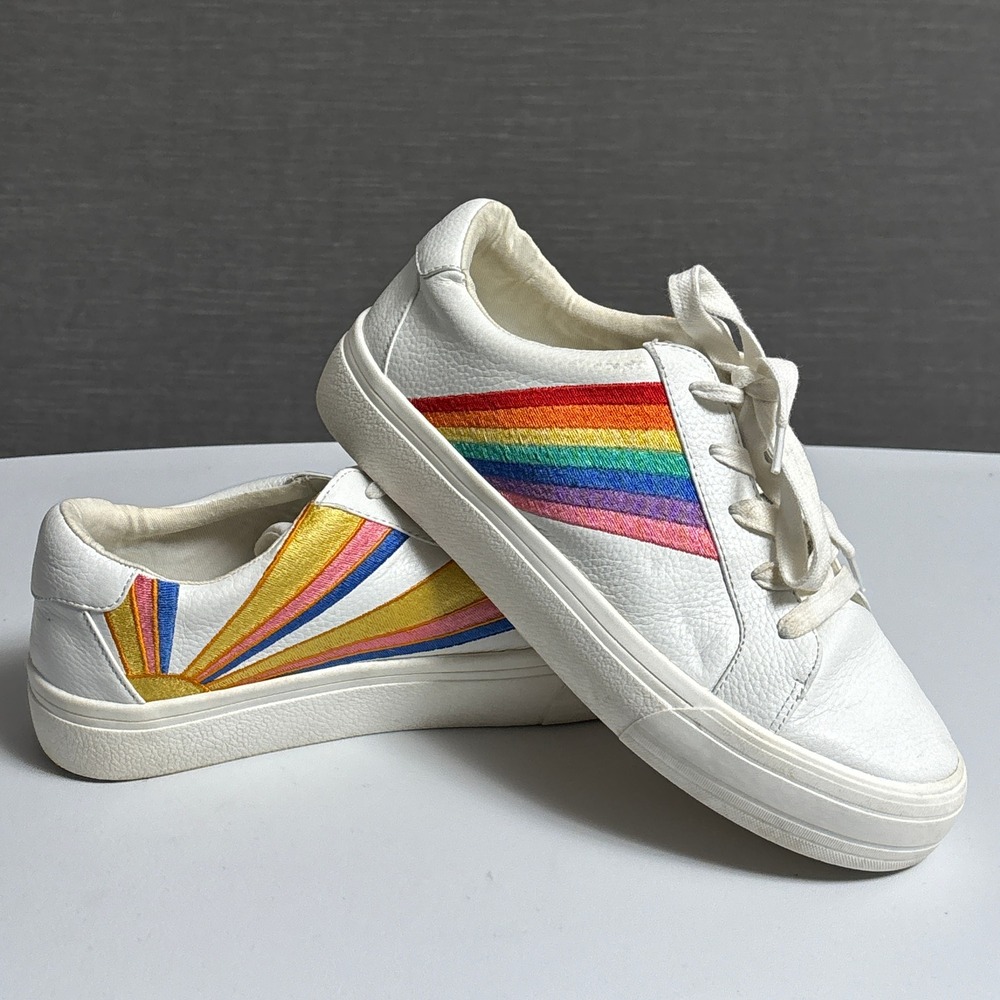 GB Gianni Bini Sneakers 7.5 M White Rainbow Sunburst Leather Pride Shoes
